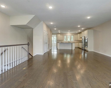 704 Cottonwood - Photo Thumbnail 4