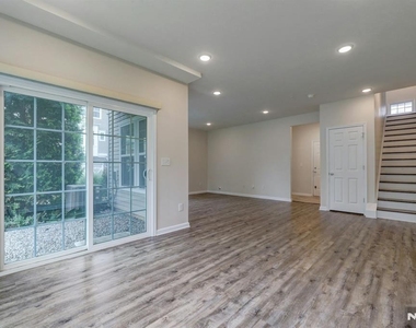 704 Cottonwood - Photo Thumbnail 32