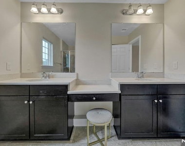 704 Cottonwood - Photo Thumbnail 21