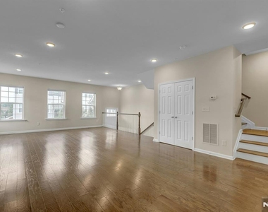 704 Cottonwood - Photo Thumbnail 6