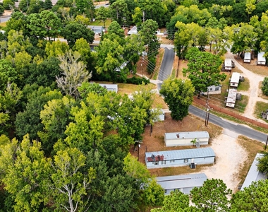 717 Hayman St - Photo Thumbnail 2