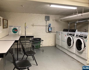 995 Teaneck - Photo Thumbnail 15