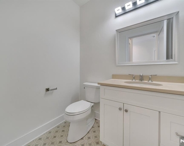 22 Columbus - Photo Thumbnail 9