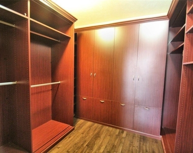 7114 Emerald Glen Drive - Photo Thumbnail 15