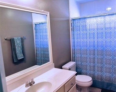 7114 Emerald Glen Drive - Photo Thumbnail 24