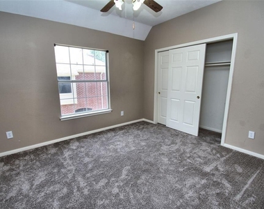 7114 Emerald Glen Drive - Photo Thumbnail 21