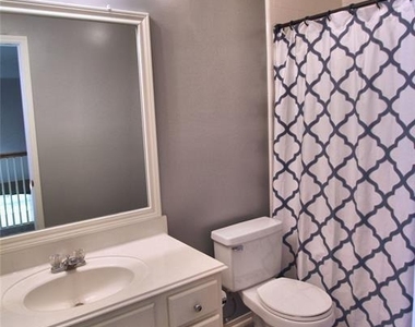 7114 Emerald Glen Drive - Photo Thumbnail 23