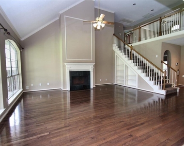 7114 Emerald Glen Drive - Photo Thumbnail 9