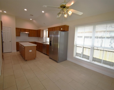 1822 Diamond Brook Drive - Photo Thumbnail 2