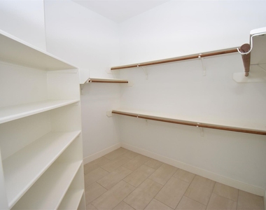 1822 Diamond Brook Drive - Photo Thumbnail 8