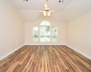 1822 Diamond Brook Drive - Photo Thumbnail 7