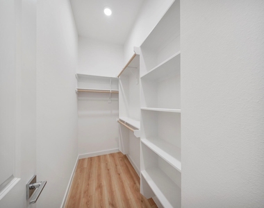 8934 Knoll Villas Street - Photo Thumbnail 13