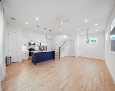 8934 Knoll Villas Street - Photo Thumbnail 4