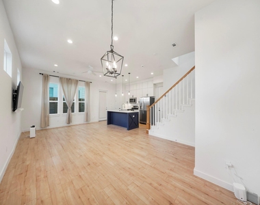8934 Knoll Villas Street - Photo Thumbnail 2
