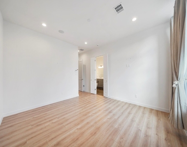 8934 Knoll Villas Street - Photo Thumbnail 12