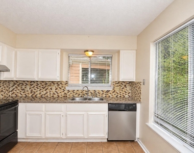 12400 Overbrook Lane - Photo Thumbnail 4