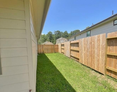 7052 Silverleaf Oak Street - Photo Thumbnail 24