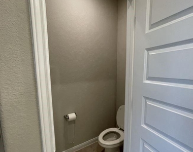 7052 Silverleaf Oak Street - Photo Thumbnail 11