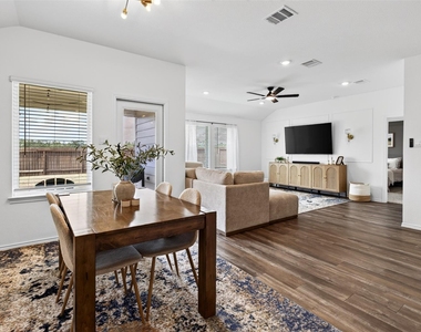 40935 Seasoned Oak Lane - Photo Thumbnail 13