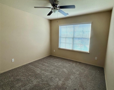 15451 Casita Verde Way - Photo Thumbnail 10