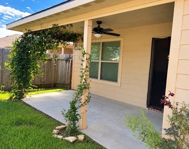 15451 Casita Verde Way - Photo Thumbnail 20