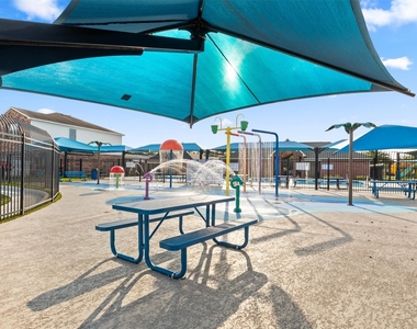 15451 Casita Verde Way - Photo Thumbnail 22