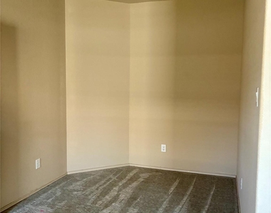 15451 Casita Verde Way - Photo Thumbnail 13
