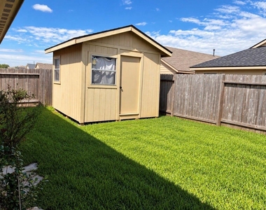 15451 Casita Verde Way - Photo Thumbnail 18