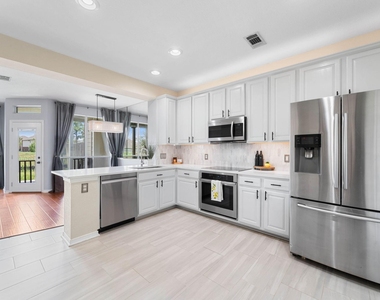 8026 Loyel Pointe Drive - Photo Thumbnail 10