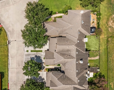 8026 Loyel Pointe Drive - Photo Thumbnail 27
