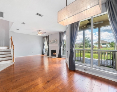 8026 Loyel Pointe Drive - Photo Thumbnail 4