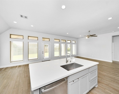 5810 Golden Peak Lane - Photo Thumbnail 21