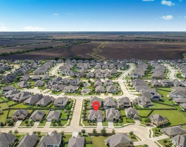 5810 Golden Peak Lane - Photo Thumbnail 38