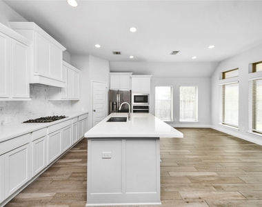 5810 Golden Peak Lane - Photo Thumbnail 20