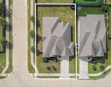 5810 Golden Peak Lane - Photo Thumbnail 37