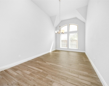 5810 Golden Peak Lane - Photo Thumbnail 13