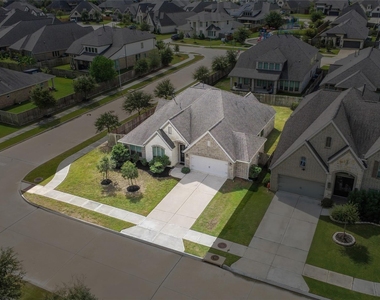 5810 Golden Peak Lane - Photo Thumbnail 36
