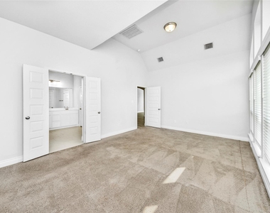 5810 Golden Peak Lane - Photo Thumbnail 8