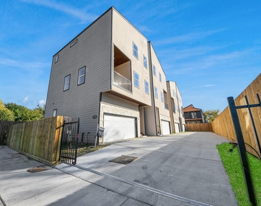 1216 E 34th Street - Photo Thumbnail 41