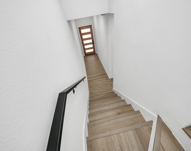 1216 E 34th Street - Photo Thumbnail 11
