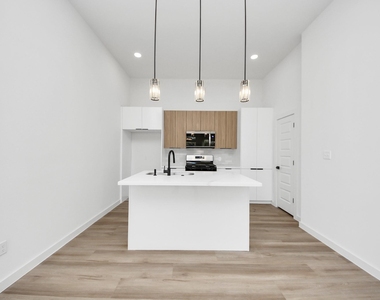 1216 E 34th Street - Photo Thumbnail 17