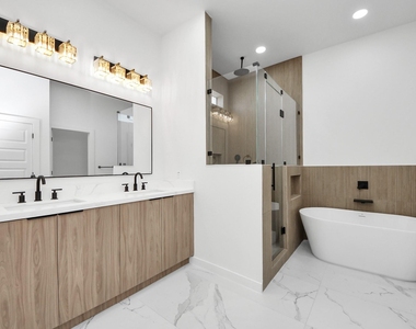 1216 E 34th Street - Photo Thumbnail 34