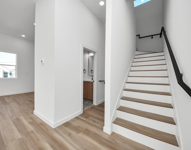 1216 E 34th Street - Photo Thumbnail 26