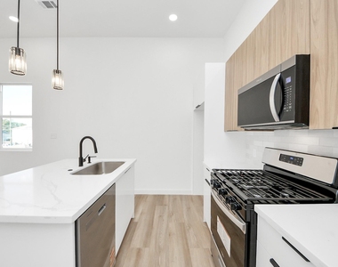 1216 E 34th Street - Photo Thumbnail 21