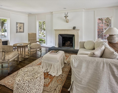 2121 Bolsover Street - Photo Thumbnail 4