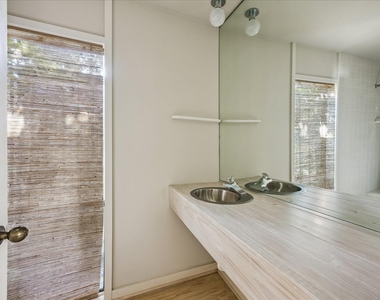 2121 Bolsover Street - Photo Thumbnail 36
