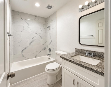 724 E 39th Street - Photo Thumbnail 8