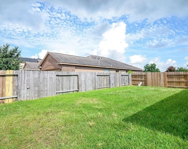 5703 Round Robin Drive - Photo Thumbnail 2