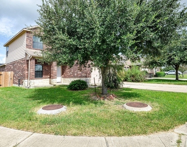 5703 Round Robin Drive - Photo Thumbnail 3