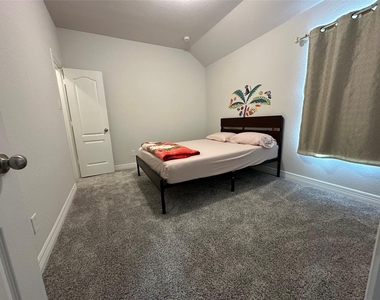 15515 Sailpoint Lane - Photo Thumbnail 19
